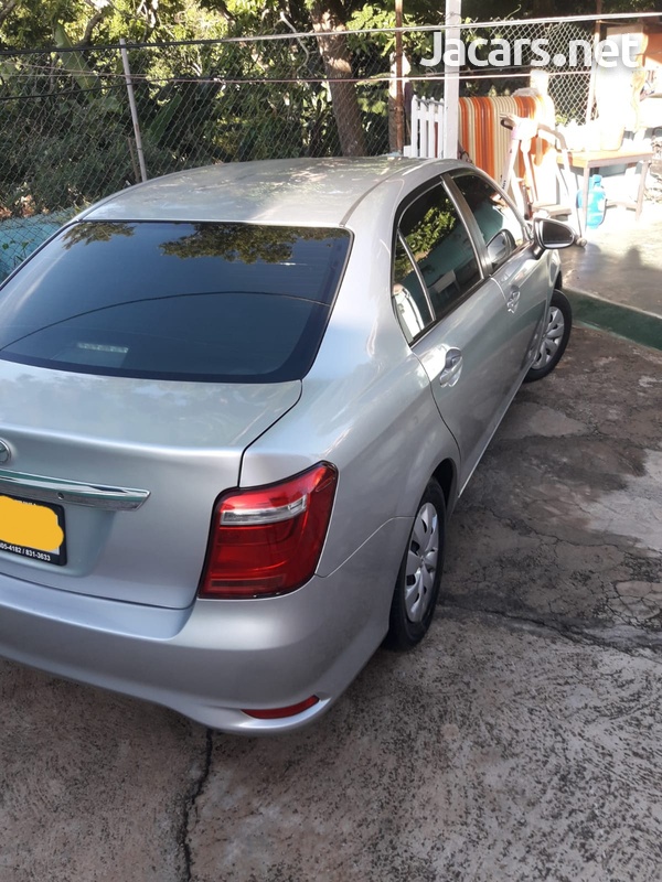 Toyota Axio 1,3L 2015-6