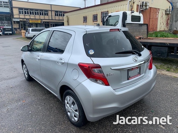 Toyota Vitz 1,0L 2017-4