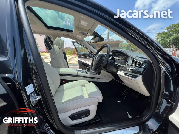 BMW 7-Series 3,0L 2013-7