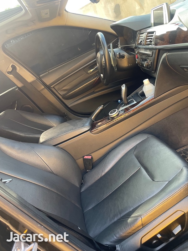 BMW 3-Series 2,0L 2015-6