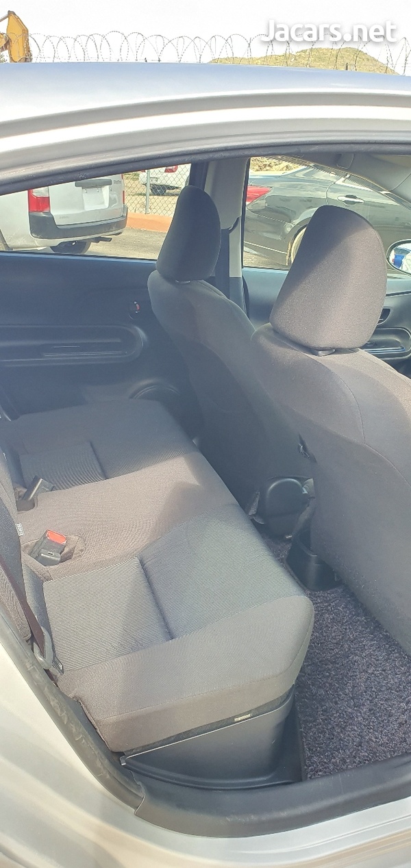 Toyota Aqua 1,5L 2017-7