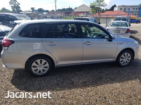 Toyota Fielder 1,5L 2017-16