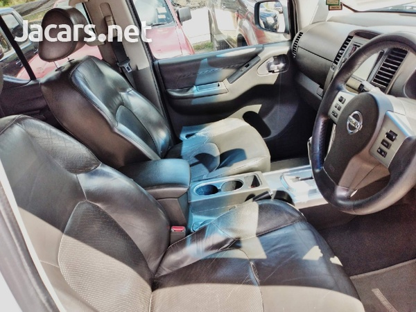 Nissan Navara 2,4L 2010-4