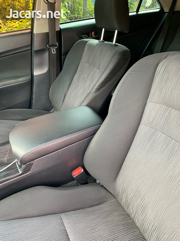 Toyota Mark X 2,5L 2012-6