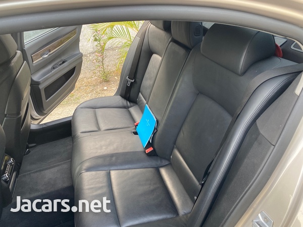 BMW 7-Series 3,0L 2013-4