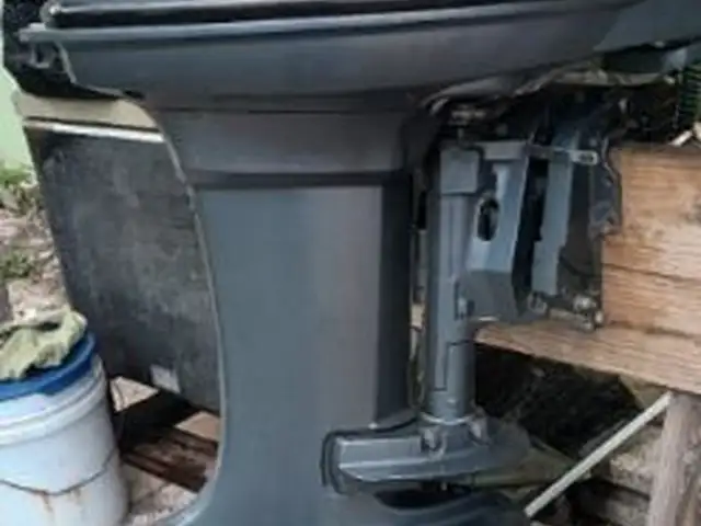 Yahama 40HP, Clarendon