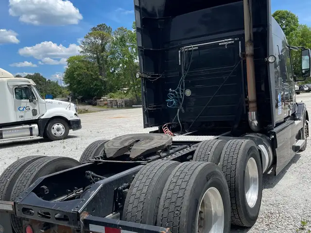 Volvo VNL 670, Clarendon