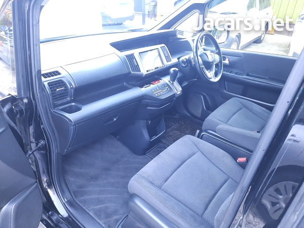 Honda Stepwgn Spada 2,0L 2012-8