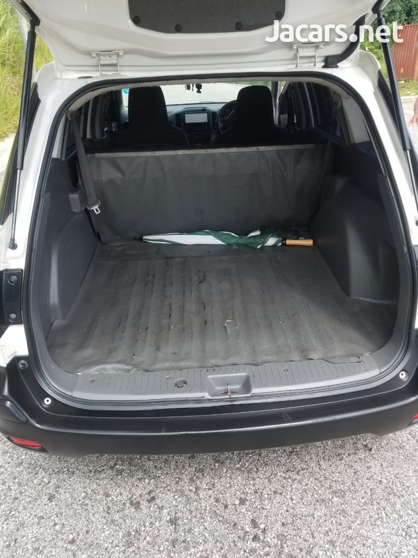 Toyota Corolla 1,5L 2013-4