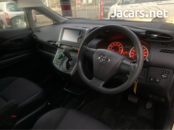 Toyota Wish 1,8L 2012-5