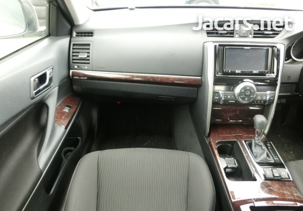 Toyota Mark X 2,5L 2017-11