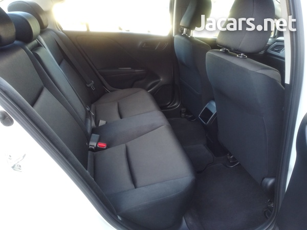 Honda Grace 1,5L 2017-7