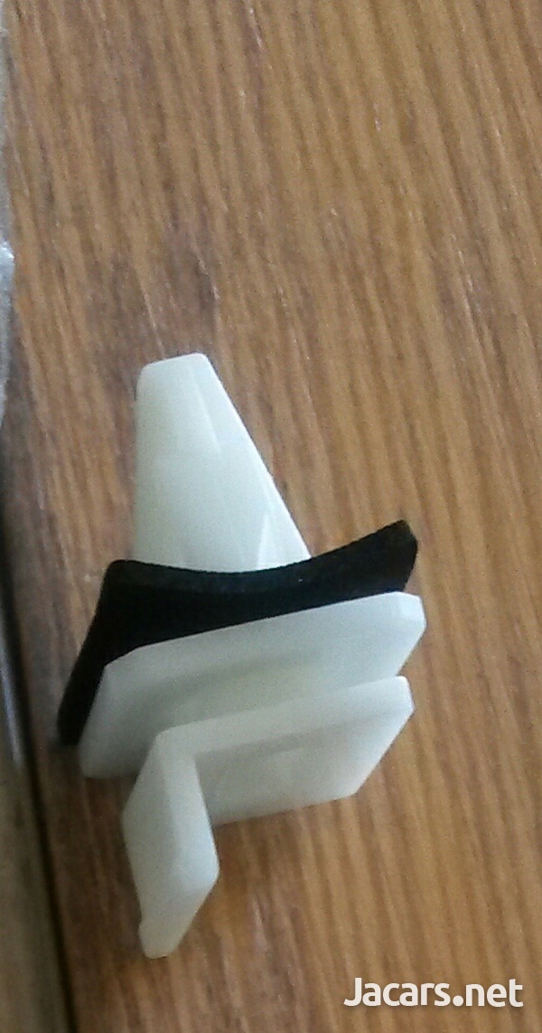 Moulding clip-2
