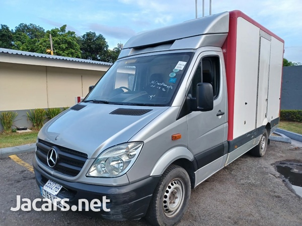 Mercedes Sprinter Box Truck 3.5 Ton-5