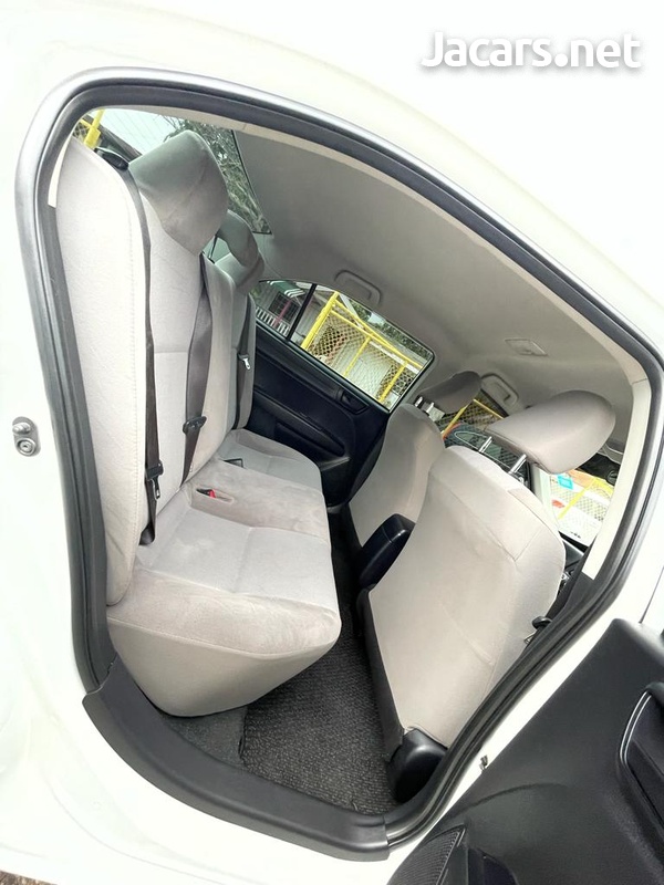 Toyota Axio 1,5L 2016-4