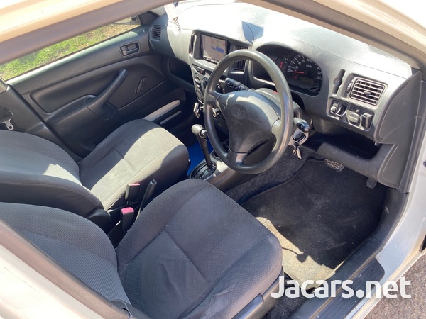 Toyota Probox 1,5L 2012-5
